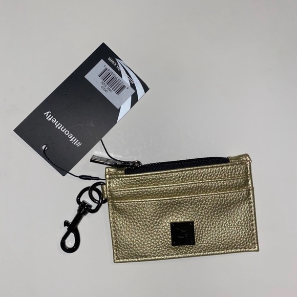 COPY - 2 piece NWT THINK ROYLN puffy quilted shiny bag has 3 straps. Also ROYLN… - Picture 5 of 5